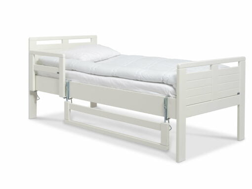 Seniori sänky valkoinen, turvalaita alas laskettuna
